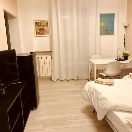 Lovely 2 With Small Garden Milano
